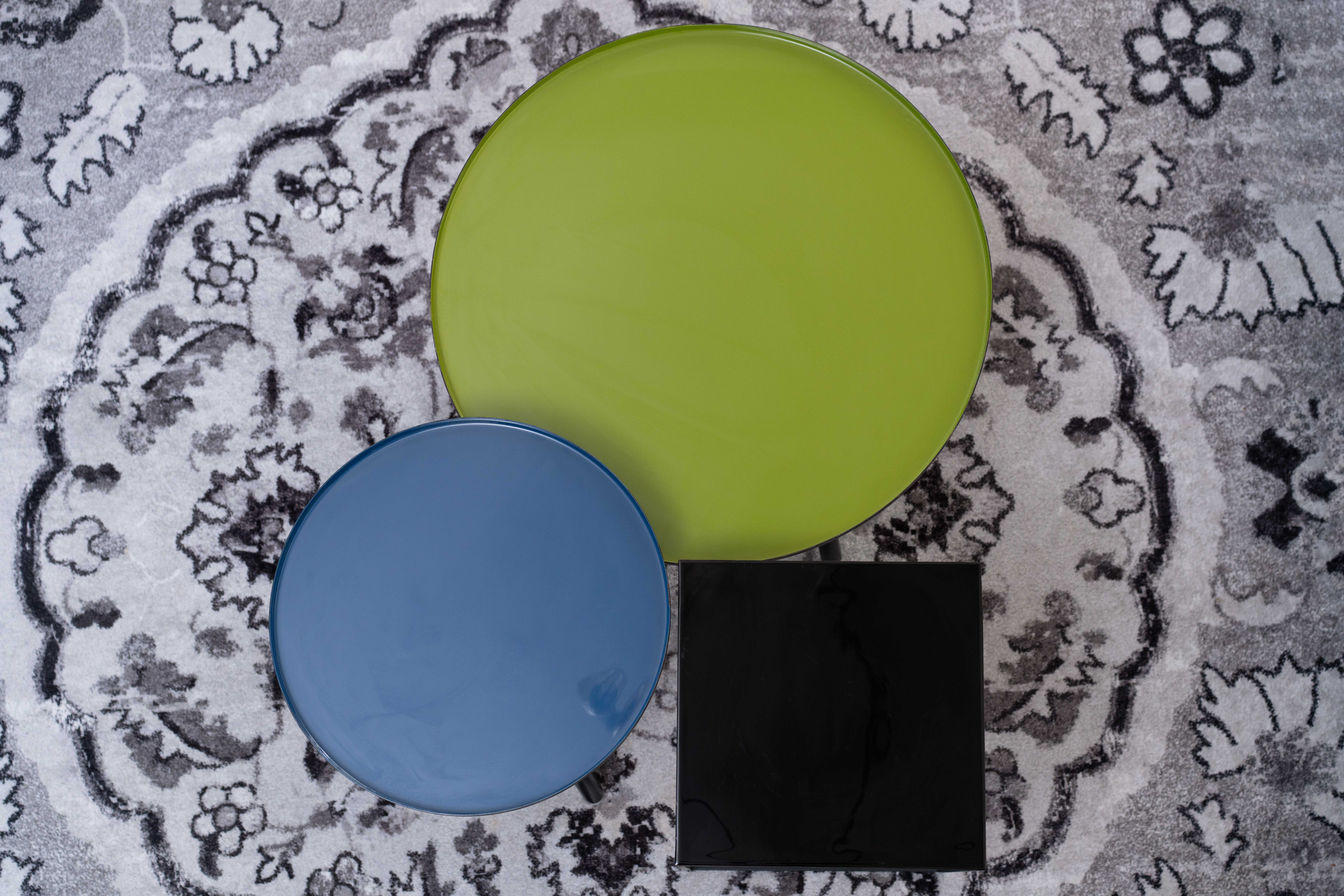 קלוז אפ שולחן קפה טופ שוט